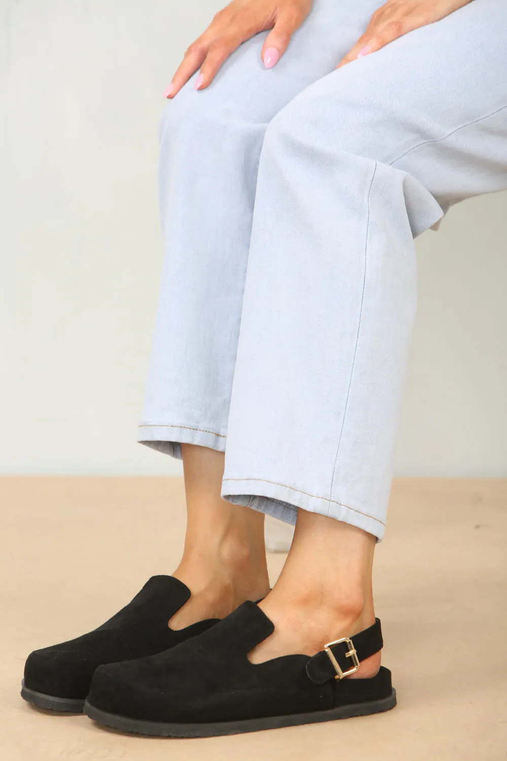 SPLIT BLACK SUEDE CLOGS WITH BUCKLE