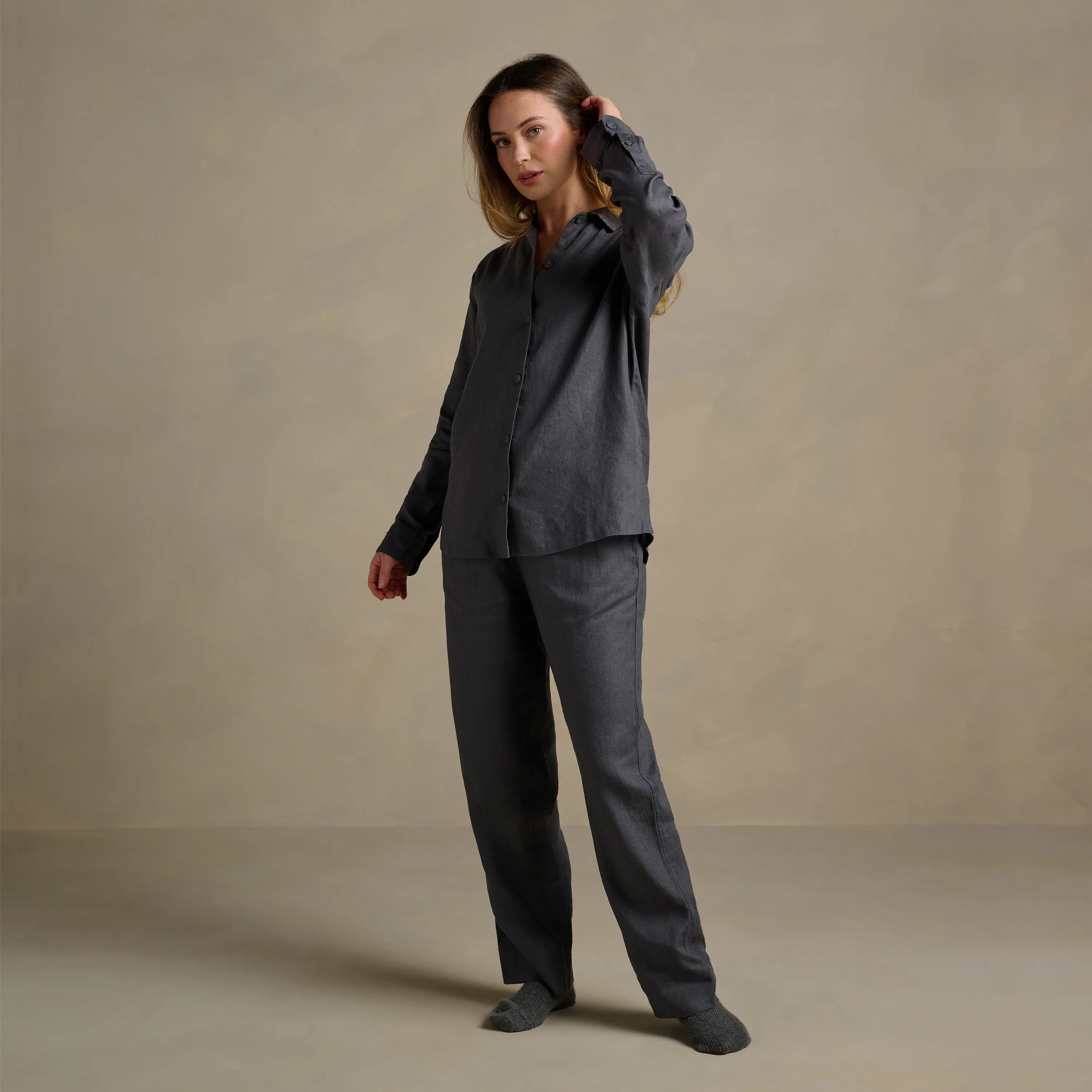 The Women's Linen Trouser - Ink