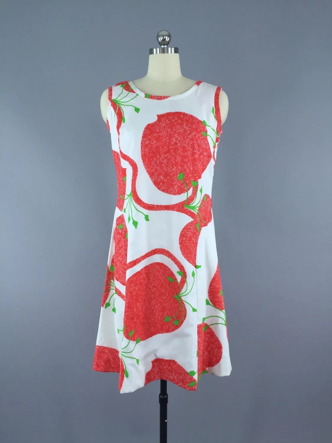 Vintage 1960s Day Dress / Tomato Novelty Print