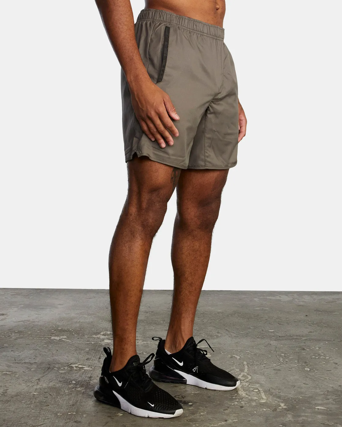 Yogger IV 17" Athletic Shorts - Mushroom